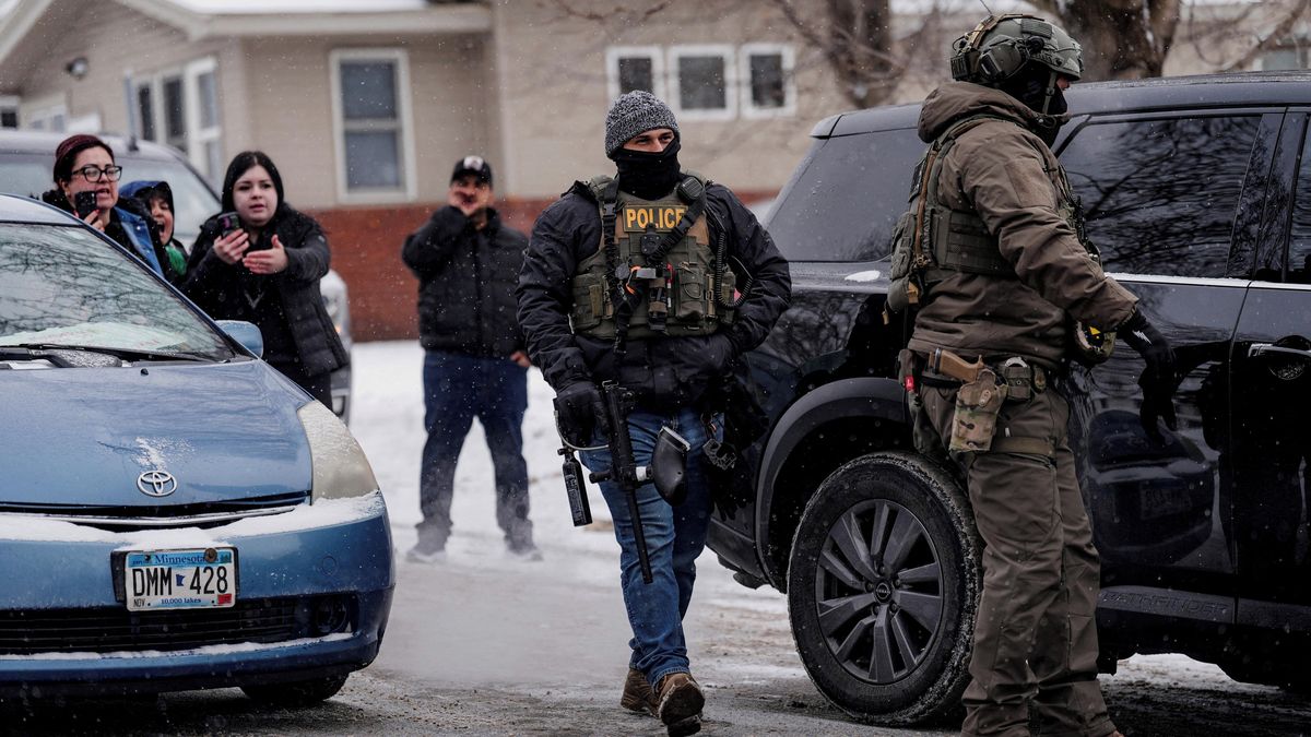 ICE nestíhá provádět prověrky nových rekrutů